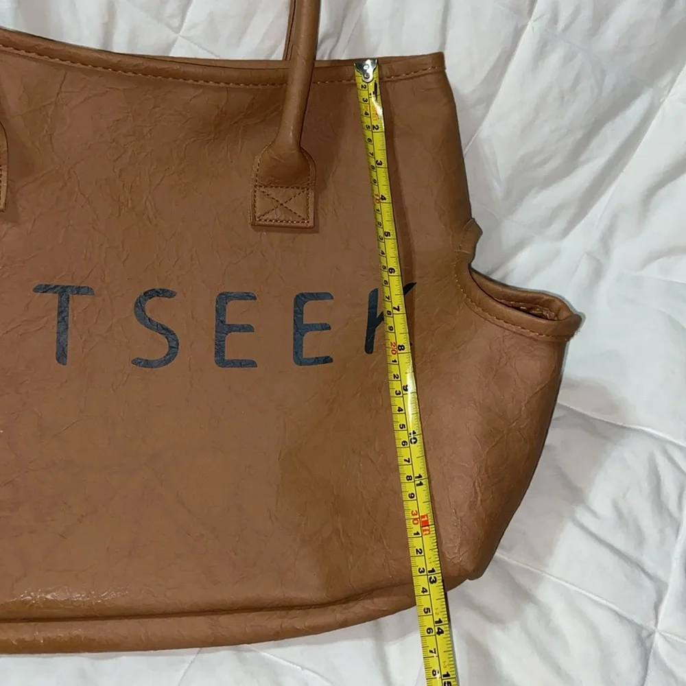 Like new Petseek pet dog cat carrier bag